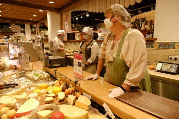 Губернатор обсудил развитие социально-бытовой инфраструктуры Академгородка