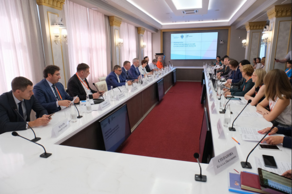 Улучшение качества услуг в социальной сфере, экологии и городском развитии обсудили на «Архипелаге 2023»