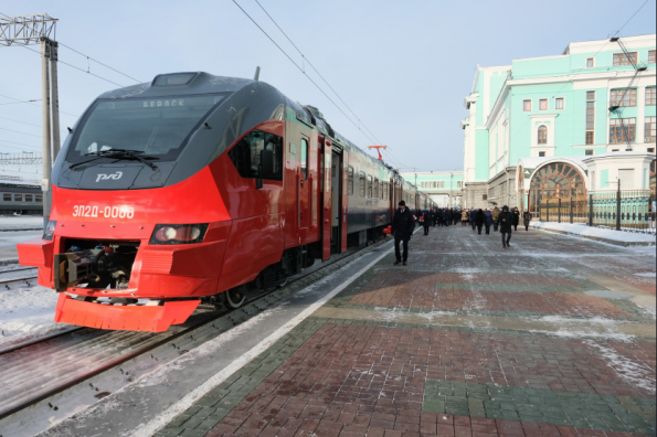 Губернатор Андрей Травников: В Новосибирской области будет продолжено обновление пригородных поездов 