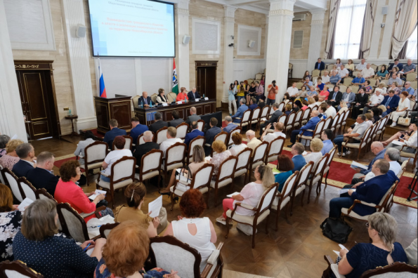 Губернатор подчеркнул важную роль общественности в реализации национальных проектов в регионе