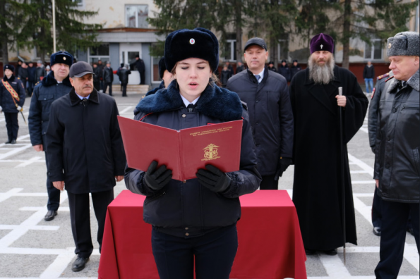 Губернатор поздравил слушателей центра профессиональной подготовки ГУ МВД региона с принятием присяги