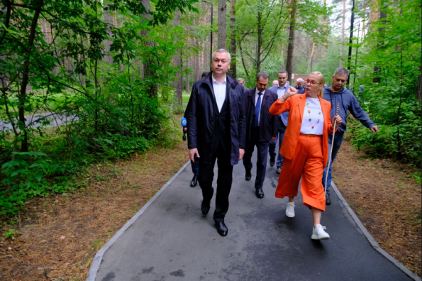 Забота о городских лесах и парках выходит на новый уровень: Губернатор поставил задачи по защите зелёного каркаса Новосибирска
