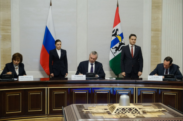 Андрей Травников: Повышение производительности труда – это и рост зарплат, и обеспечение социально-экономического развития