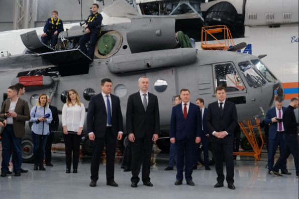 Губернатор поздравил коллектив Новосибирского авиаремонтного завода с расширением производства