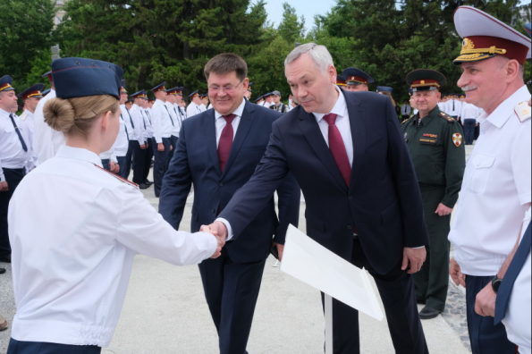 Губернатор напутствовал молодых офицеров ГУФСИН России по Новосибирской области в день принятия присяги