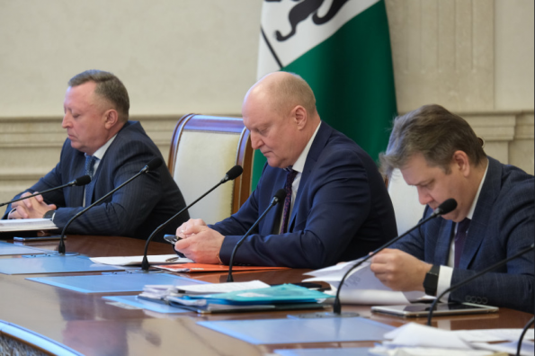 Губернатор Андрей Травников потребовал в кратчайшие сроки произвести перерасчёт жителям домов после коммунальной аварии в Новосибирске