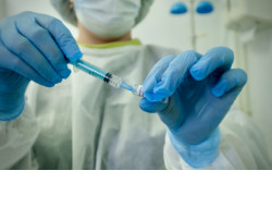 В полном составе вакцинирован персонал крупного санатория в Новосибирской области