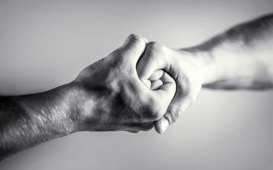 1500 бездомных людей за год получили еду, одежду и консультации в мобильной приемной, организованной в регионе