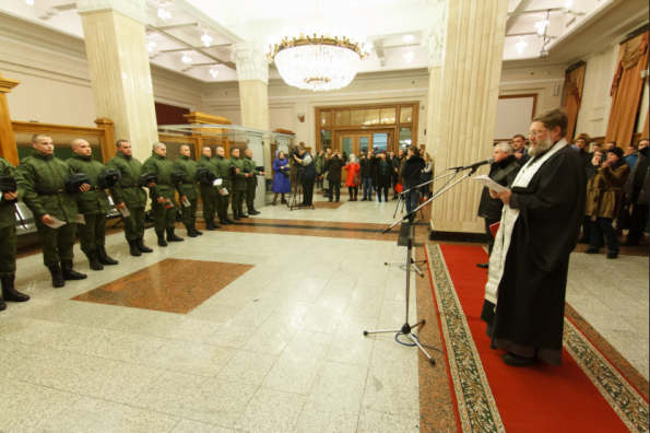Новобранцев из Новосибирской области торжественно проводили для прохождения военной службы в Президентском полку