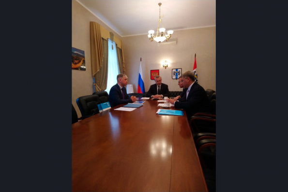Губернатор Андрей Травников провёл рабочую встречу с президентом Санкт-Петербургской Международной Товарно-сырьевой Биржи Алексеем Рыбниковым