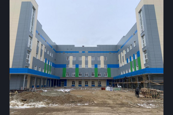 Поликлинику в Краснообске сдадут на год раньше