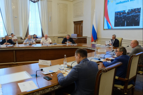 Андрей Травников провёл заседание комиссии по вопросам создания условий для функционирования и господдержки предприятий ФСИН