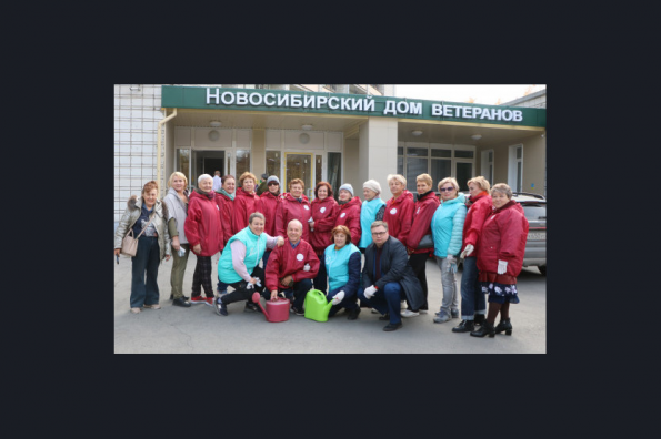 Яблоневая аллея серебряных волонтеров появилась в Новосибирске