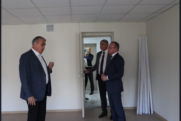 Первый замгубернатора Юрий Петухов проверил готовность Новосибирского колледжа культуры и искусств к новому учебному году