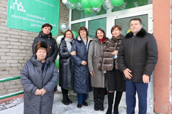 От детсада до пенсии в «одно окно»: первые семейные МФЦ открылись в регионе