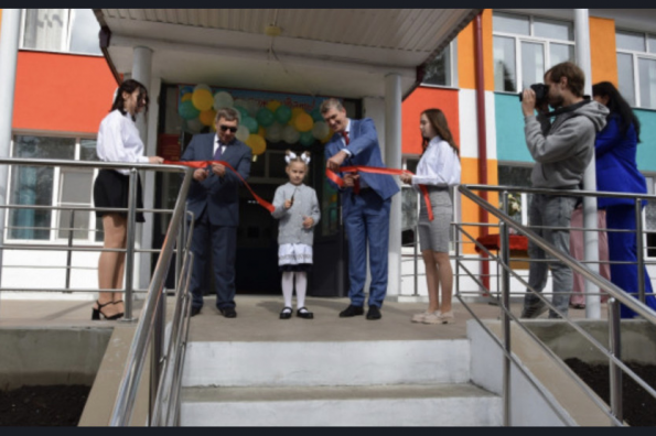 Ремонт школы и газоснабжение жилых домов провели в поселке Искра Новосибирской области