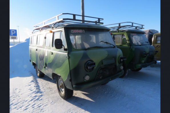Автомобиль, беспилотники и маскировочные сети направила Новосибирская область в зону СВО