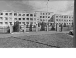 Андрей Травников выразил соболезнования родным и близким трагически погибших в гимназии №175 Казани