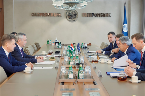 Губернатор Андрей Травников и председатель правления Газпромбанка Андрей Акимов обсудили реализацию социальных и транспортных проектов в регионе