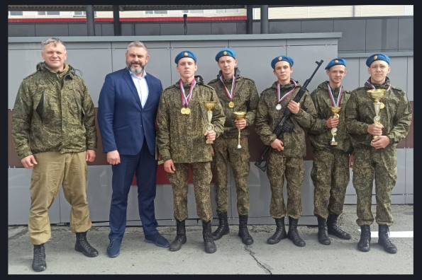 «Полигон твоих возможностей»: курсанты военно-патриотических клубов в Новосибирской области приступили к управлению дронами