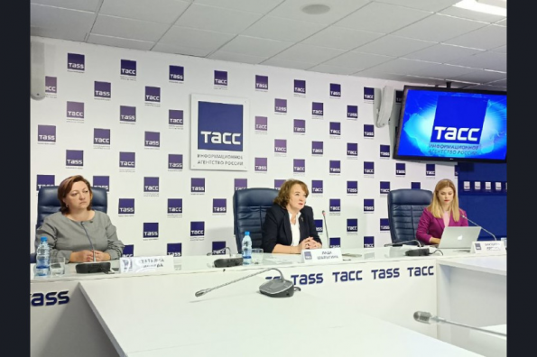 Новосибирские врачи призывают граждан защититься от гриппа и коронавируса 