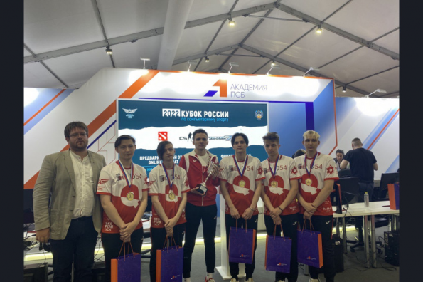 Новосибирские киберспортсмены победили на Кубке России в тактическом трёхмерном бою