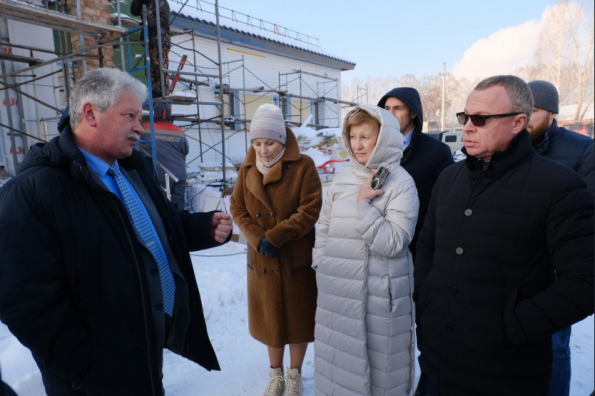 Завершить до конца года: первый замгубернатора Юрий Петухов поручил ускорить строительство новой поликлиники в микрорайоне «Олимпийской славы»
