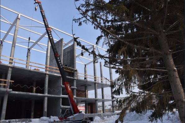 Реконструкцию крупнейшего спортивного комплекса в регионе – бассейна СКА планируют завершить до конца года