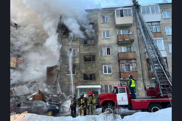 Губернатор лично проконтролировал работу всех служб по устранению последствий ЧП на улице Линейной