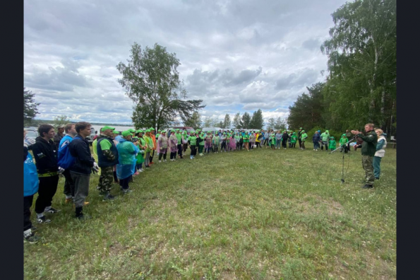 Пять километров береговой линии Новосибирского водохранилища очистили от мусора в Караканском бору по нацпроекту
