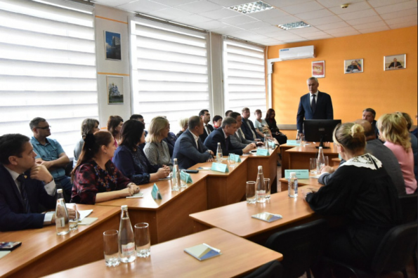 Андрей Травников: Наша общая с бизнесом задача – сделать комфортной и интересной жизнь на местах, чтобы привлекать людей в районы