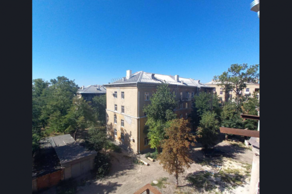 Новосибирские строители завершили восстановление первого дома в подшефном квартале Мариуполя