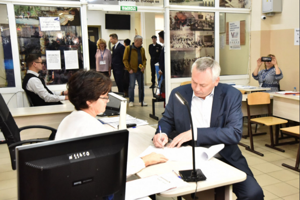 Андрей Травников проголосовал на выборах Губернатора Новосибирской области