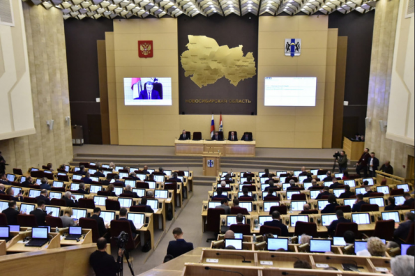 Поправки Губернатора о повышении зарплат бюджетникам единогласно поддержаны Законодательным Собранием региона