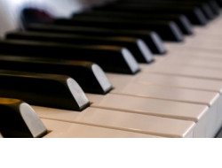 Новосибирские школы искусств получили новые пианино в рамках нацпроекта «Культура»