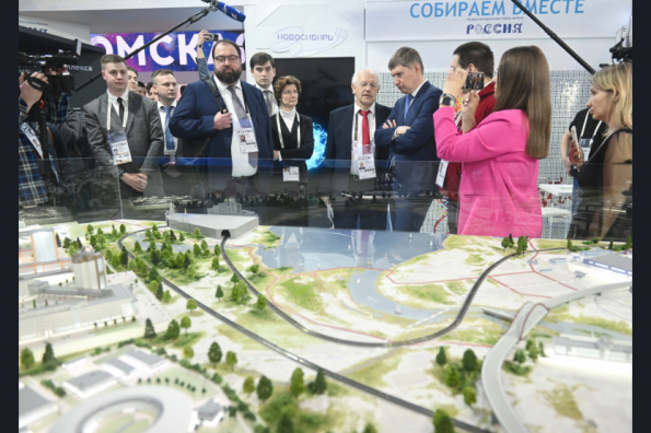 Члены Правительства РФ оценили разработки Новосибирской области в сфере искусственного интеллекта на выставке «Россия»