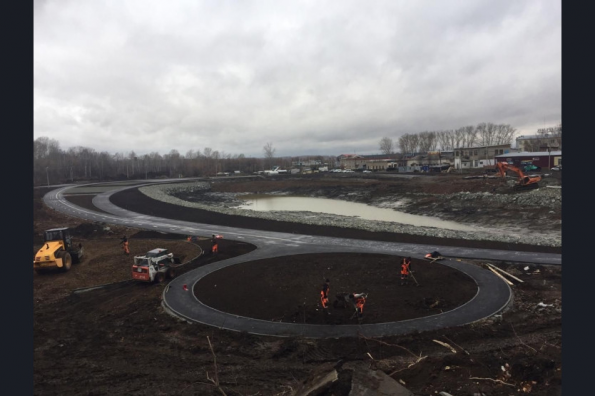 В Тогучине в рамках нацпроекта завершается строительство новой зоны отдыха с набережной