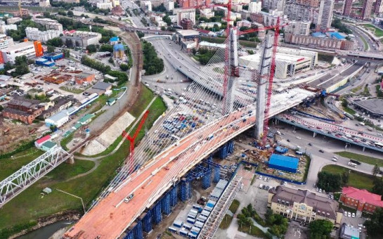 Строители четвертого моста через Обь отчитались о завершении монтажа вантовой системы