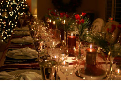 Жителям Новосибирской области напоминают о запрете проведения новогодних мероприятий в кафе и ресторанах после полуночи