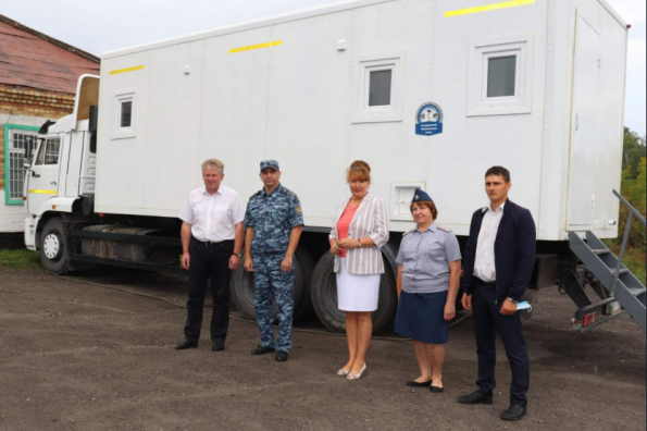 Биоматериал пациентов Убинской ЦРБ протестировали на COVID-19 в мобильной лаборатории ГУФСИН